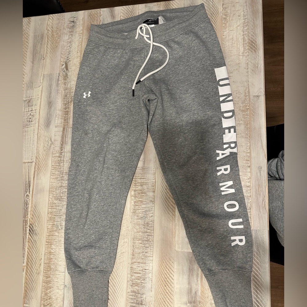 Under armour sweat pants and jacket set